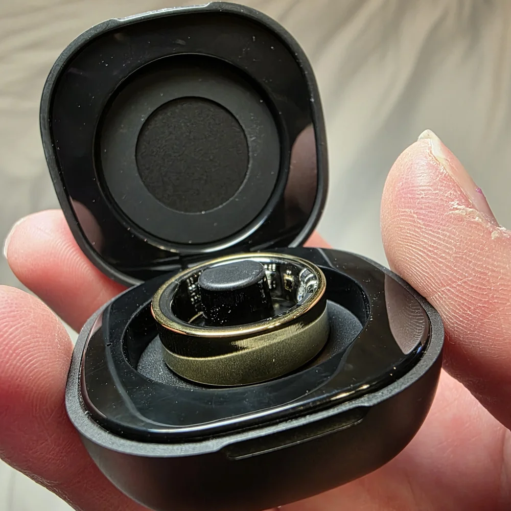 Smart Ring Black and Gold